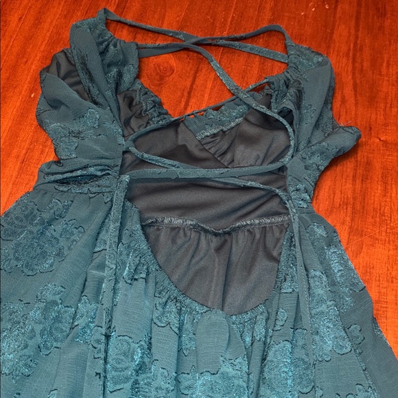 Dress - Picture 3 of 3